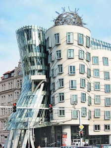 跳舞房子：捷克首都布拉格最受争议的建筑之一。