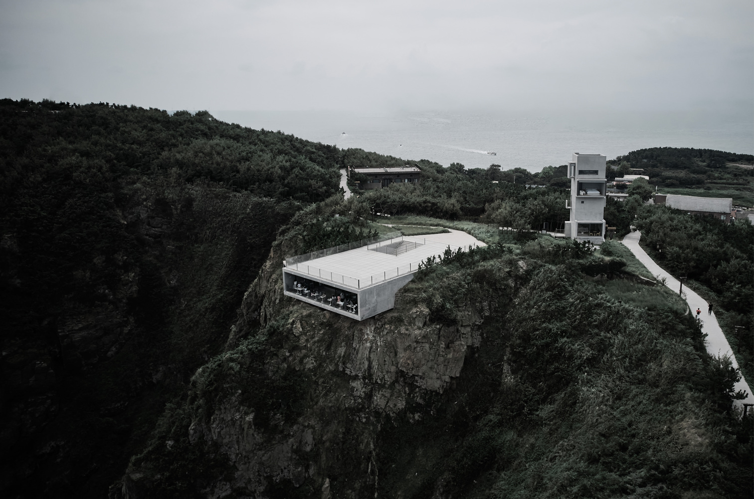 cliff-cafe-and-tower-house-tao-trace-architecture-office_2.jpg